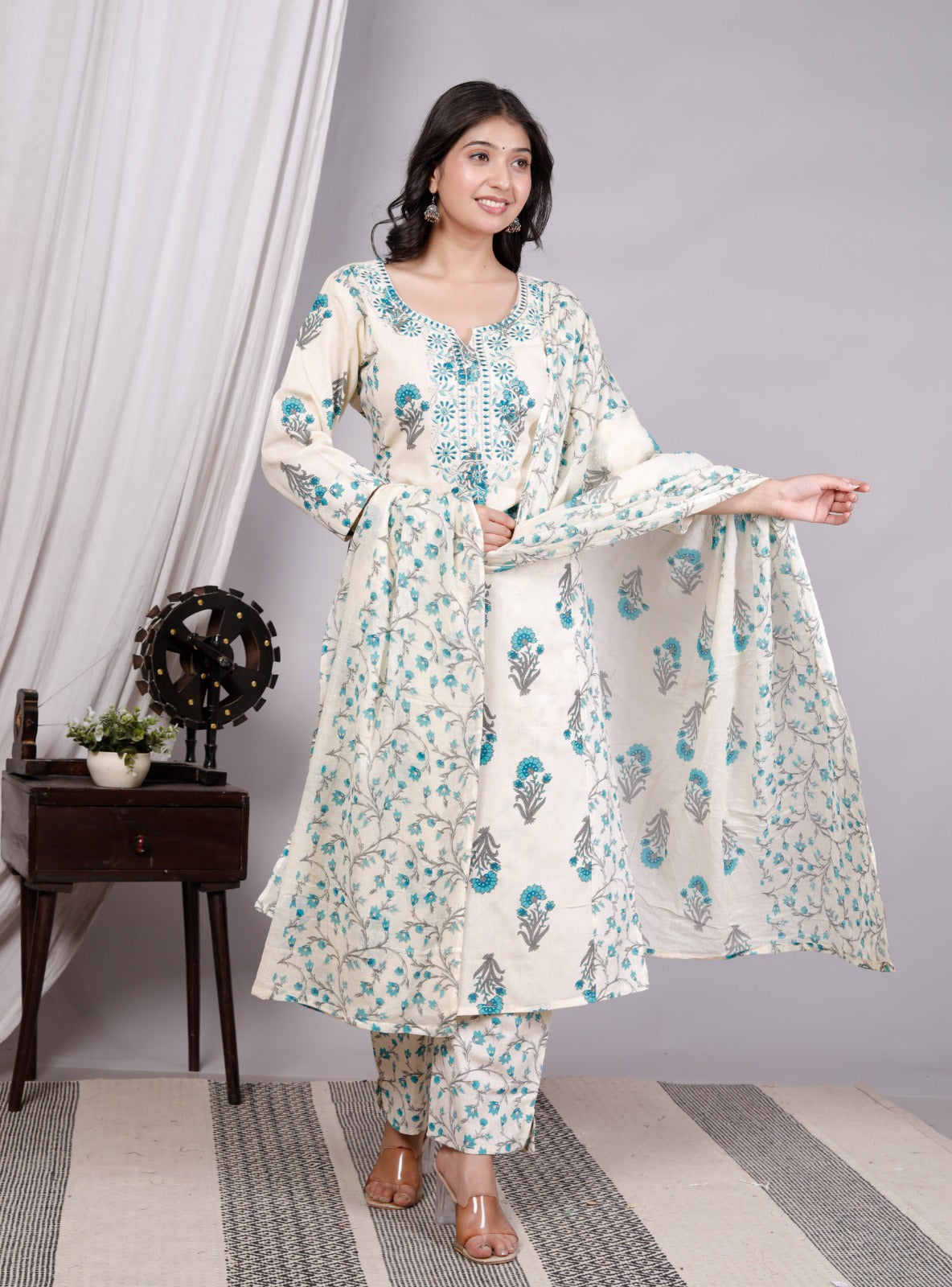 Daily Wear Floral Straight Kurti Set with Cotton Pant & Malmal Dupatta – Soft Cotton Fabric