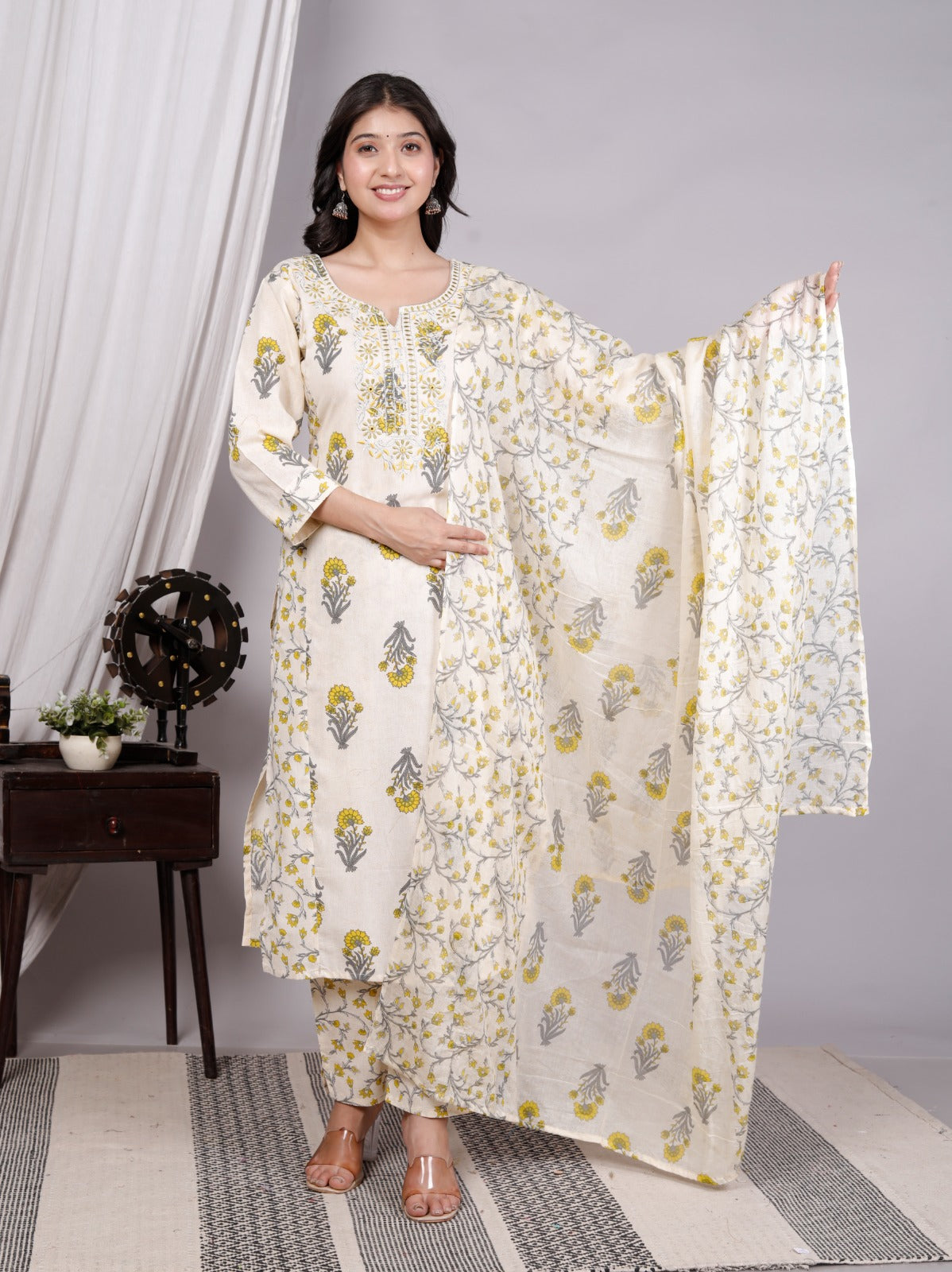 Daily Wear Floral Straight Kurti Set with Cotton Pant & Malmal Dupatta – Soft Cotton Fabric